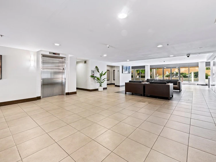 1010-5811 No. 3 Road, Richmond, BC, V6X 4L4 - 2
