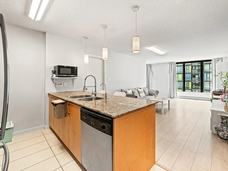 1010-5811 No. 3 Road, Richmond, BC, V6X 4L4 - 5