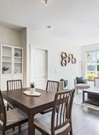 102 1135 Windsor Mews