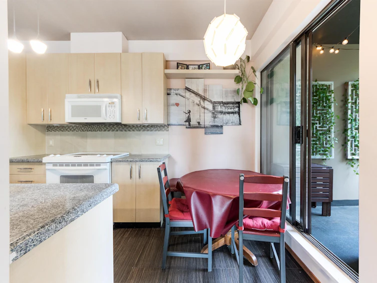 407-7388 Sandborne Avenue, Burnaby, BC, V3N 5C4 - 6