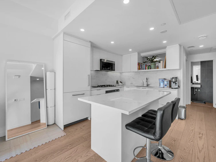 116-650 E 2nd Street, North Vancouver, BC, V7L 0H5 - 3