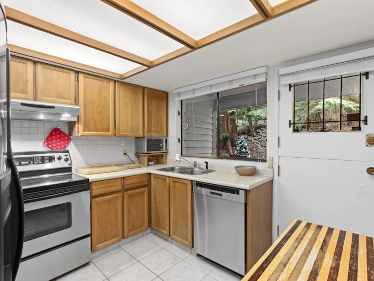 856 Frederick Road, North Vancouver, BC, V7K 2Y3 - 14