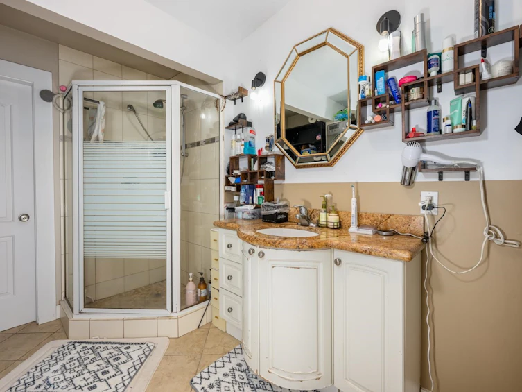 18089 94 Avenue, Surrey, BC, V4N 4A3 - 17