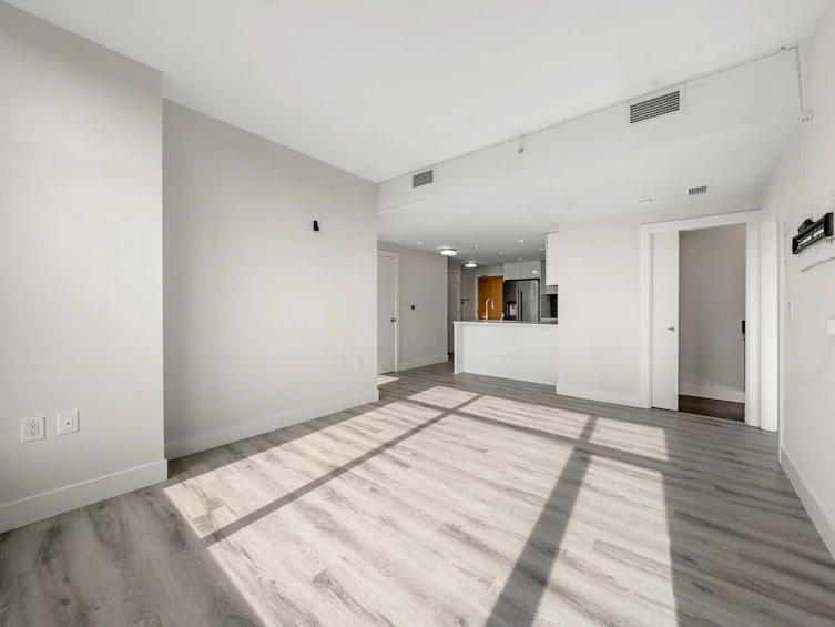 609-3451 Sawmill Crescent, Vancouver, BC, V5S 0H3 - 3