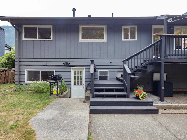 38137 Westway Avenue, Squamish, BC, V8B 0X6 - 22