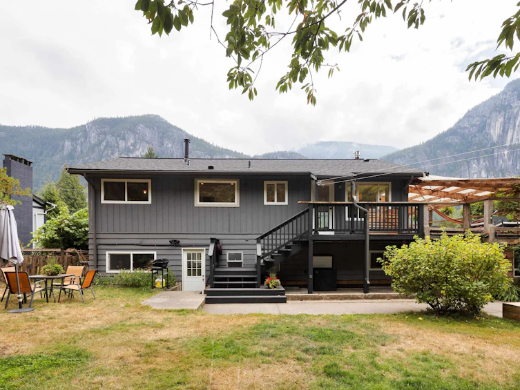 38137 Westway Avenue, Squamish, BC, V8B 0X6 - 36