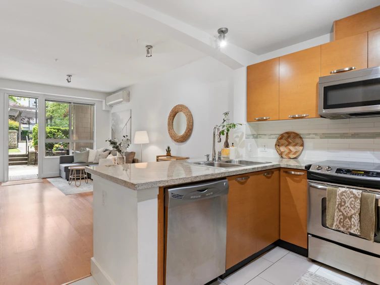 208-7428 Byrnepark Walk, Burnaby, BC, V3N 0B4 - 5