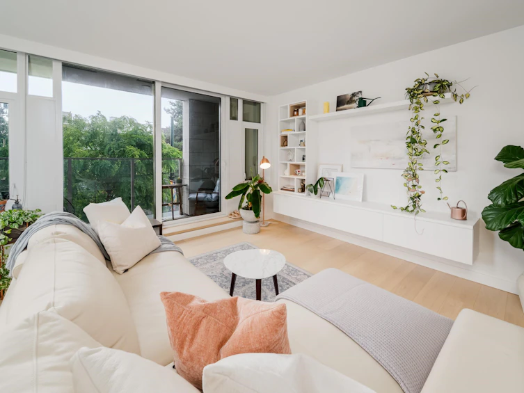 405-1365 Davie Street, Vancouver, BC, V6E 1N5 - 2