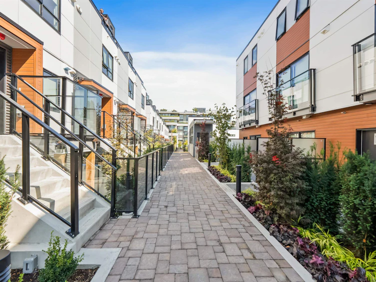 32-530 W 28th Avenue, Vancouver, BC, V5Z 2H1 - 13
