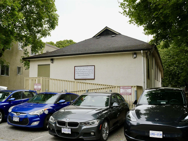 1666 W 10th Avenue, Vancouver, BC, V6J 2A1 - 2