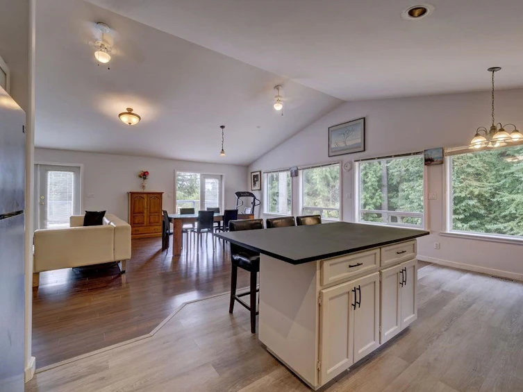 1733 Lower Road, Gibsons, BC, V0N 2W6 - 19