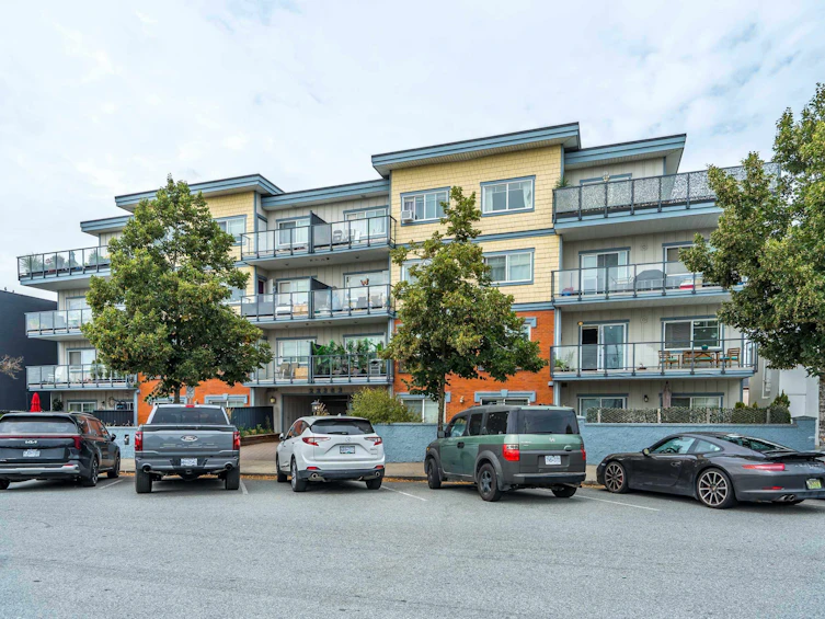 207-22363 Selkirk Avenue, Maple Ridge, BC, V2X 2X6