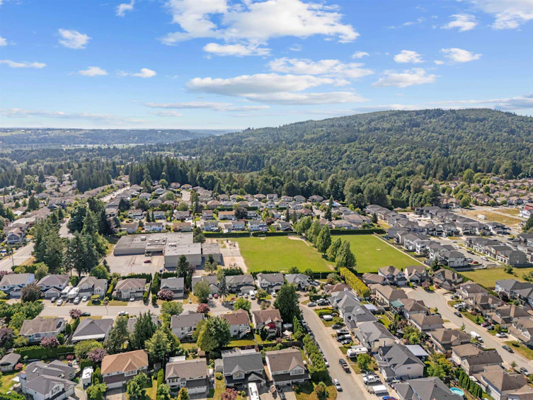 8269 Tanaka Terrace, Mission, BC, V2V 7J4 - 36