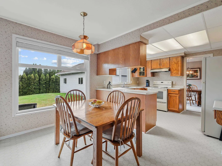 5668 E Sunrise Crescent, Surrey, BC, V3S 7M5 - 11