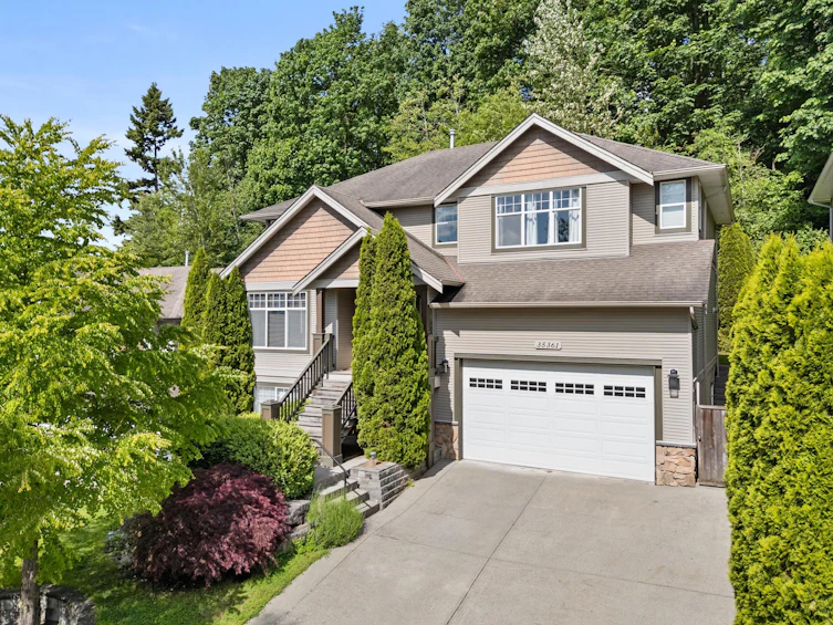 35361 Kinloch Place, Abbotsford, BC, V3G 3A8 - 40