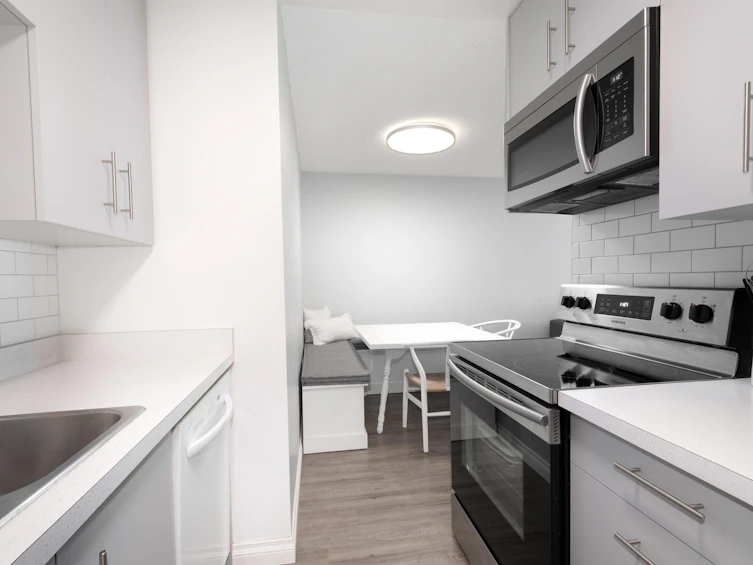 207-9202 Horne Street, Burnaby, BC, V3N 4K2 - 17