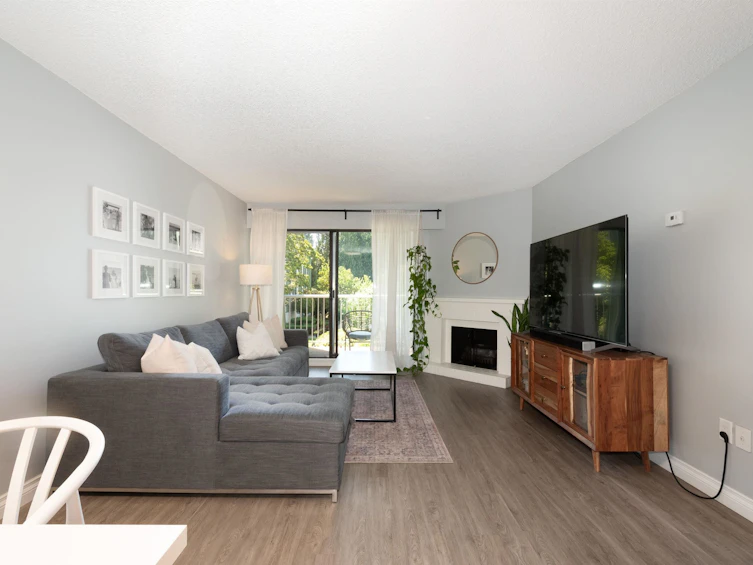 207-9202 Horne Street, Burnaby, BC, V3N 4K2 - 3
