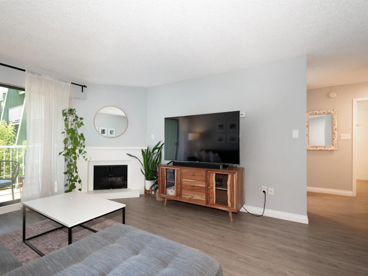 207-9202 Horne Street, Burnaby, BC, V3N 4K2 - 6