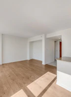 703 814 Royal Avenue