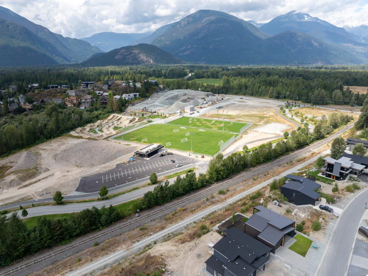 7639 Seven O'clock Drive, Pemberton, BC, V0N 2L3 - 3