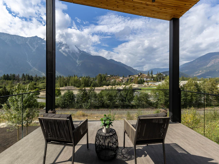 7639 Seven O'clock Drive, Pemberton, BC, V0N 2L3 - 2