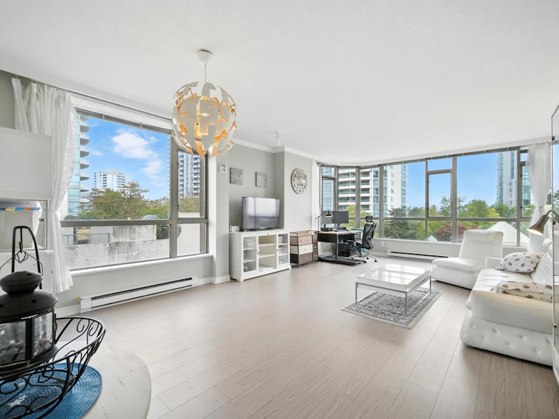 400 - 5967 Wilson Avenue, Burnaby BC V5H 4N9