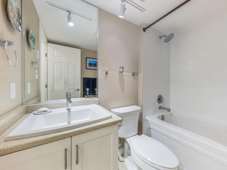 303-15210 Pacific Avenue, Surrey, BC, V4B 5L2 - 20