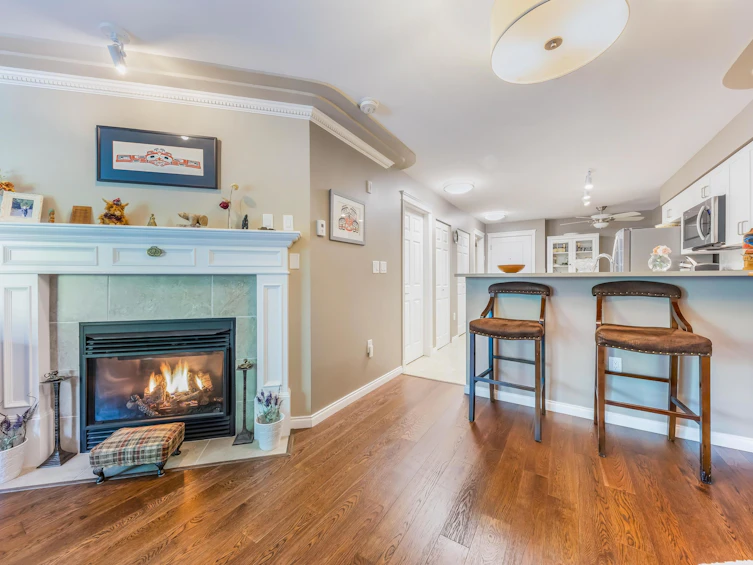 303-15210 Pacific Avenue, Surrey, BC, V4B 5L2 - 15