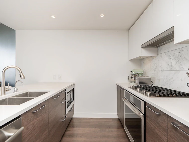 1011-3557 Sawmill Crescent, Vancouver, BC, V5S 0E2 - 6