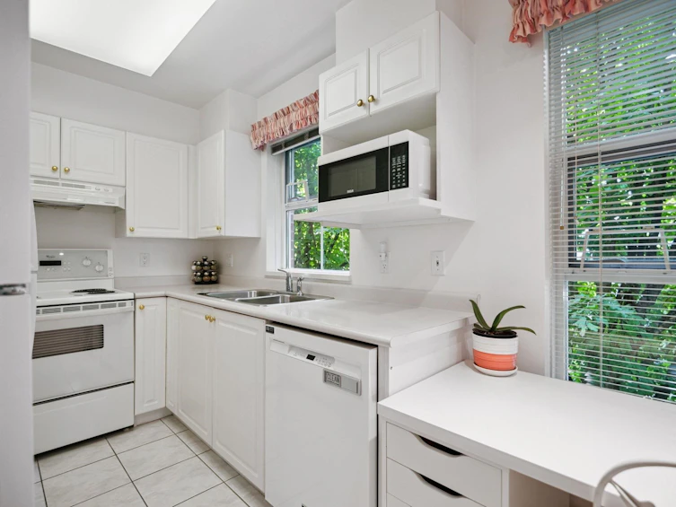 203-2105 W 42nd Avenue, Vancouver, BC, V6M 2B7 - 14