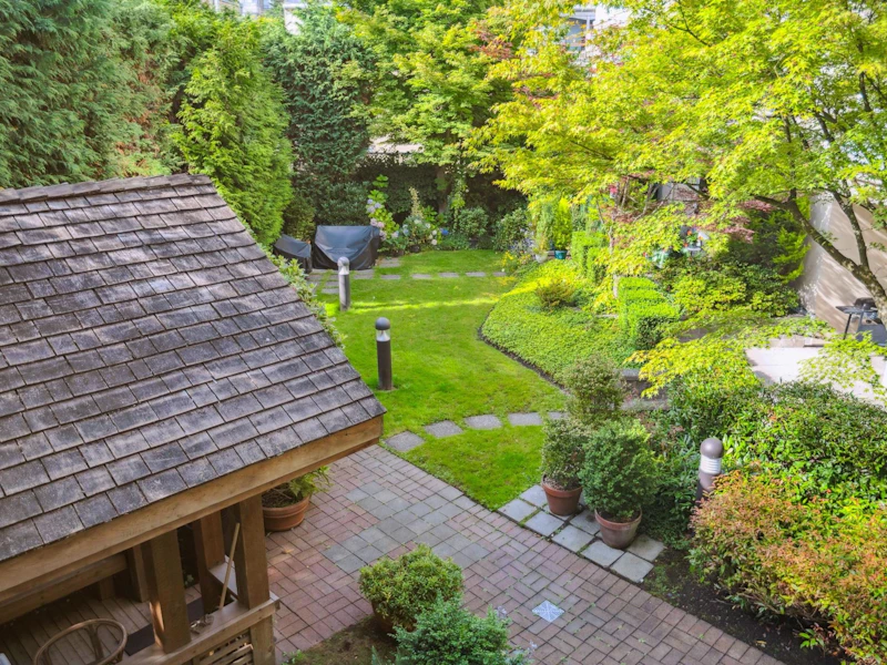 203 - 2105 W 42nd Avenue, Vancouver BC V6M 2B7