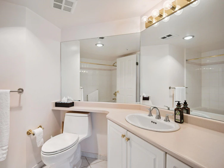 203-2105 W 42nd Avenue, Vancouver, BC, V6M 2B7 - 20