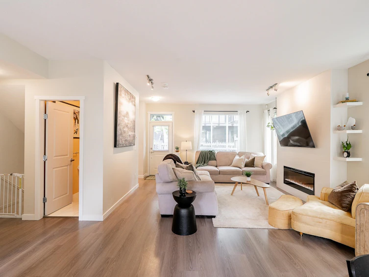 91-3500 Burke Village Promenade, Coquitlam, BC, V3E 0N2 - 8