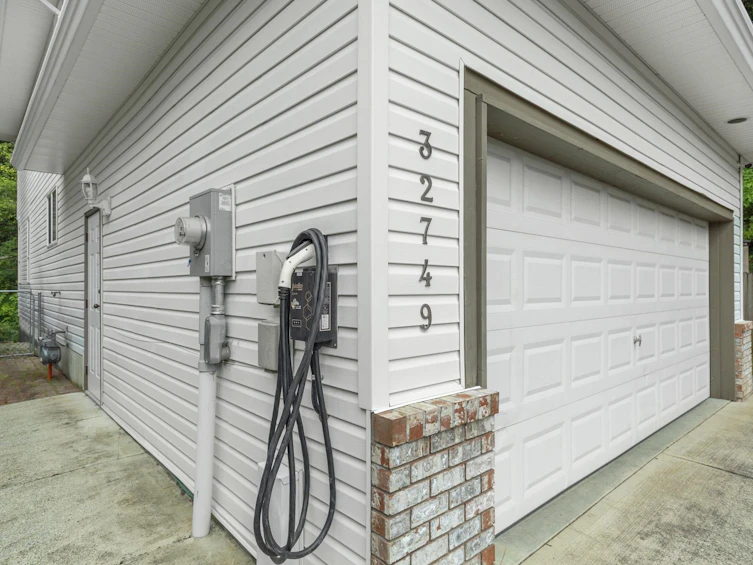 32749 Charnley Drive, Mission, BC, V2V 2N4 - 37