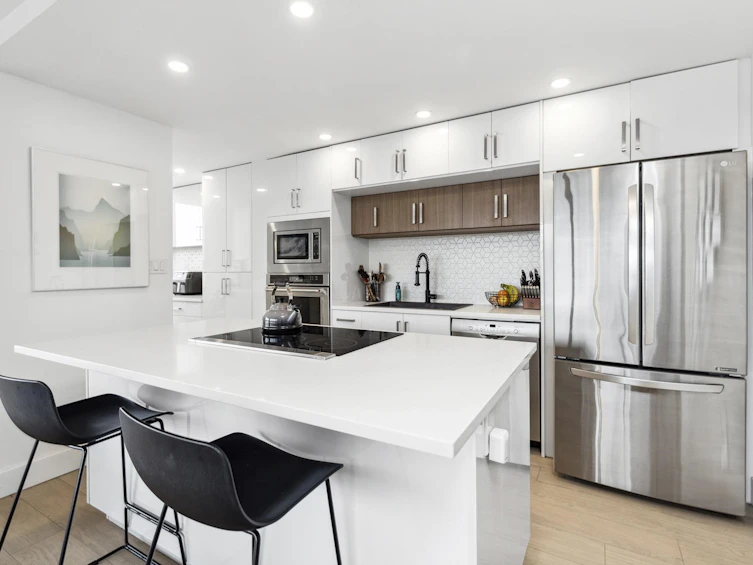 1003-140 E Keith Road, North Vancouver, BC, V7L 4M9 - 4