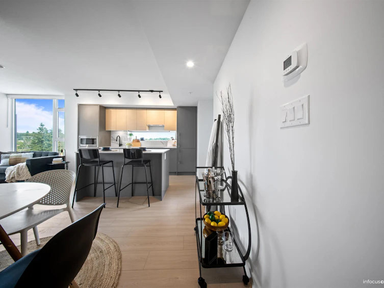 809-13745 George Junction, Surrey, BC, V3T 0V8 - 3