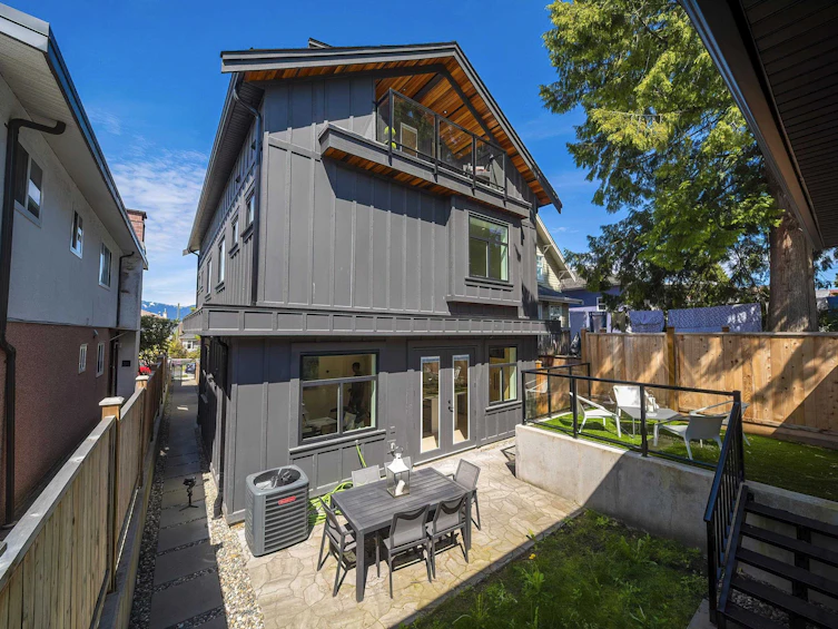 1710 E 35th Avenue, Vancouver, BC, V5P 1B4 - 33