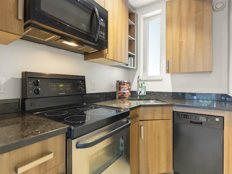 1601 E 4th Avenue, Vancouver, BC, V5N 1J7 - 30