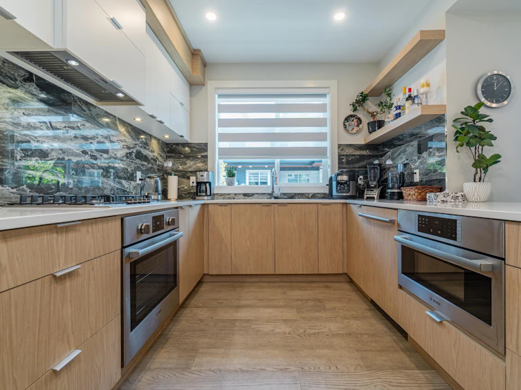 11-933 Premier Street, North Vancouver, BC, V7J 0E4 - 9