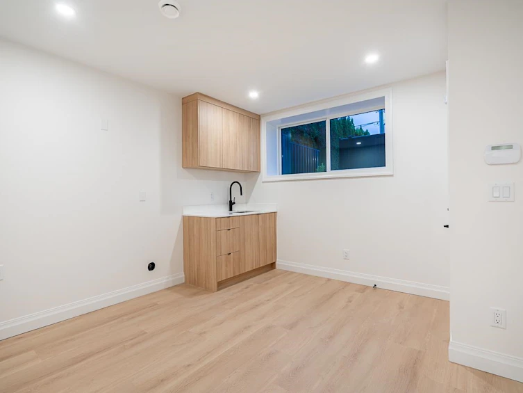 4064 Pender Street, Burnaby, BC, V5C 2L8 - 23