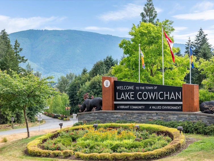 350 Carnell Drive, Lake Cowichan, BC, V0R 2G1