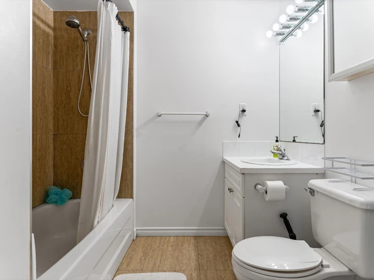 4493 208a Street, Langley, BC, V3A 7R4 - 25
