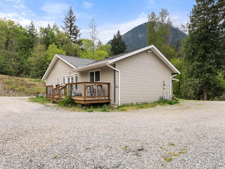 63666 Old Yale Road, Hope, BC, V0X 1L2 - 33