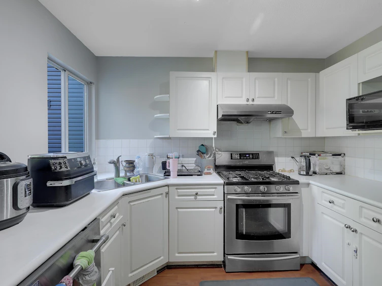 411-13900 Hyland Road, Surrey, BC, V3W 2C3 - 10