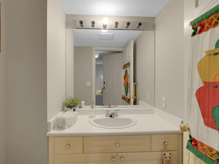 411-13900 Hyland Road, Surrey, BC, V3W 2C3 - 23