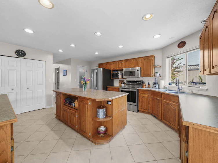 2215 Sorrento Drive, Coquitlam, BC, V3K 6H6 - 12