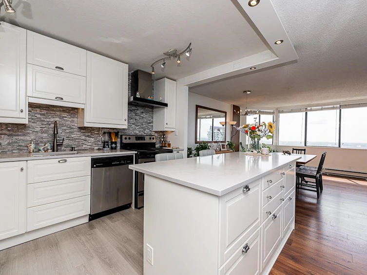 2505-6540 Burlington Avenue, Burnaby, BC, V5H 4G3 - 5