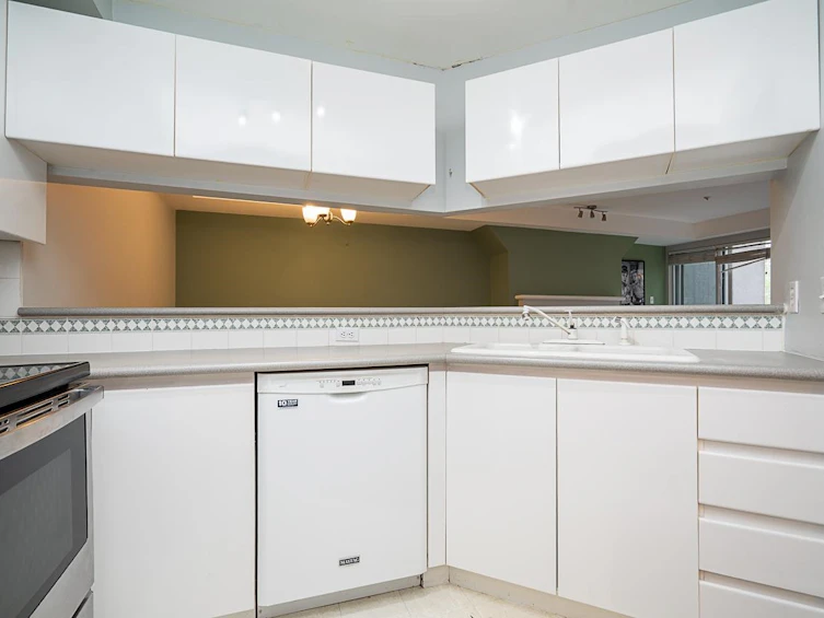 107-8430 Jellicoe Street, Vancouver, BC, V5S 4S8 - 14