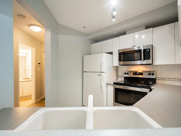 107-8430 Jellicoe Street, Vancouver, BC, V5S 4S8 - 15