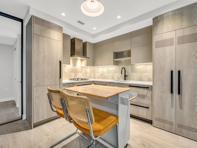 308 E 15th Avenue, Vancouver, BC, V5T 2R1 - 3